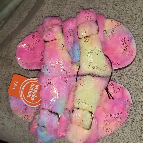 WONDER NATION Girl Faux Fur Rainbow Slip On Slipper sizes 13/1 and  2/3 NWT - Picture 6 of 7